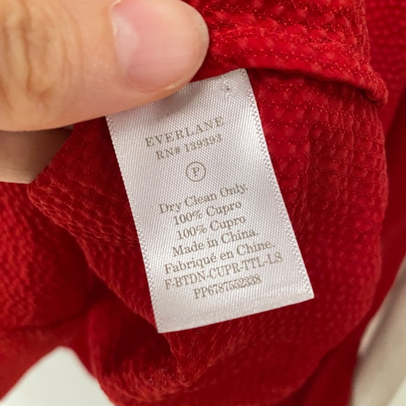 Everlane Long Sleeves Red Cupro Textured Blouse Top Mockneck Size 10 - Picture 6 of 6